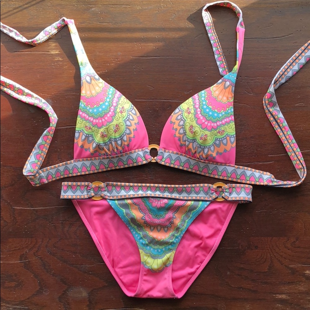 VICTORIA’S SECRET BIKINI